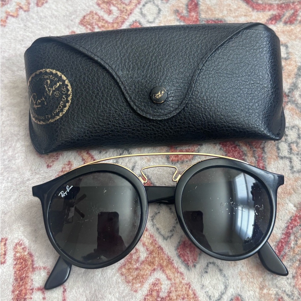 Ray-Ban RB4256 GATSBY Black Sunglasses with Gold Detail and case